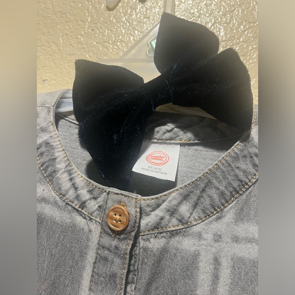 Little Girls Grey Denim Dress and Bow - Picture 5 of 6